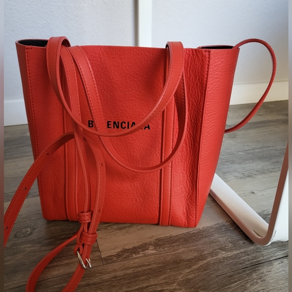 Red Balenciaga Everyday Tote - Picture 4 of 5
